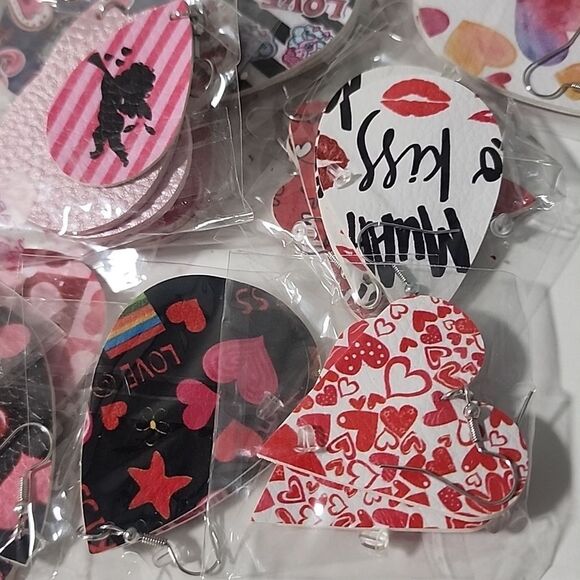 Heart Themed Earrings Set Kiss LOVE marry me Hearts Teardrop Earring - Picture 2 of 4